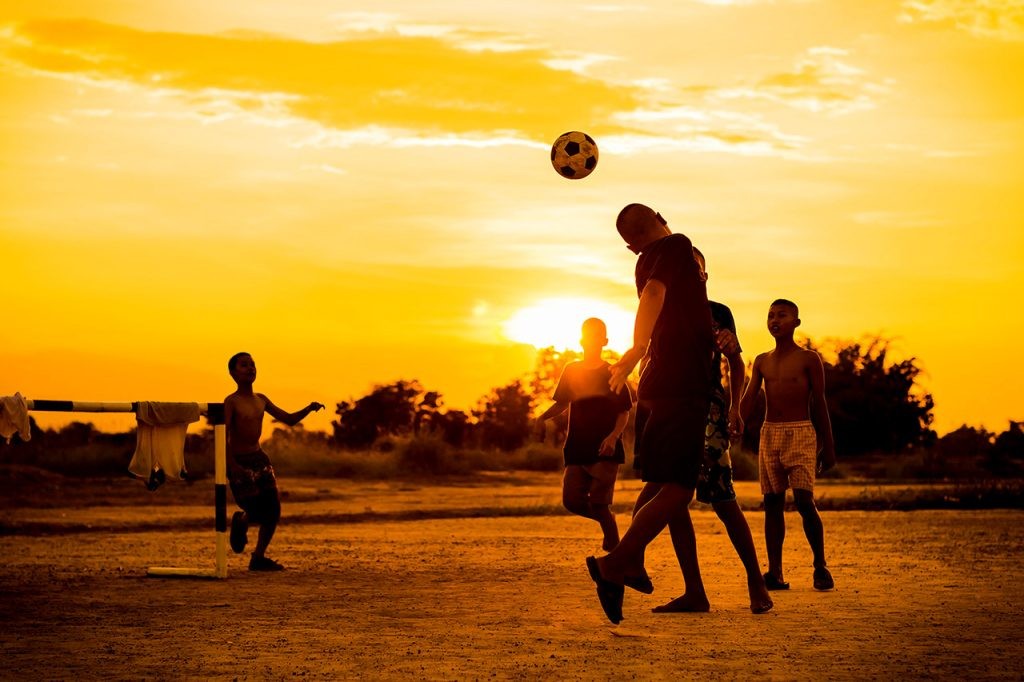 El fútbol que nos rodea: ¿qué tiene en común con nuestras actividades cotidianas?