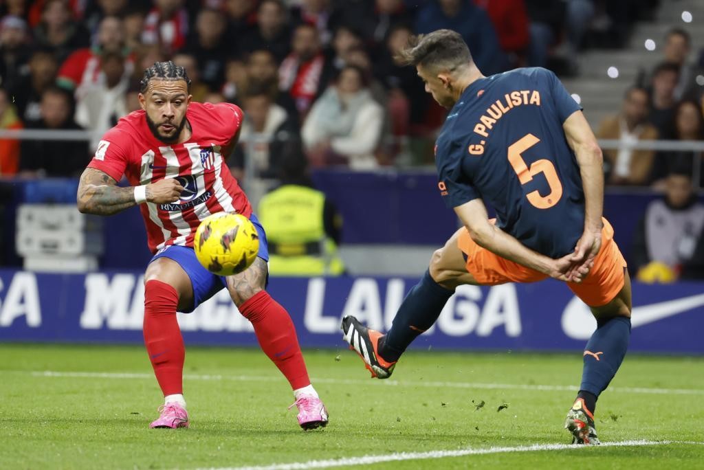 Gabriel Paulista podría salir del Valencia antes de que cierre el mercado