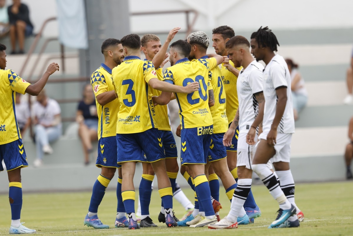 Amistosos de pretemporada: Las Palmas vs Al-Shabab. Pejiño cae lesionado.