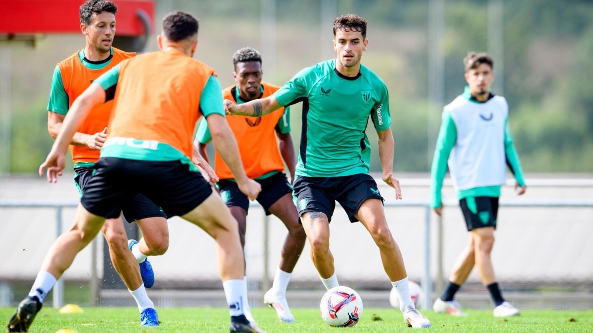 Iñaki Williams y Nico Williams no entrenan con el grupo y Vivian ya trabaja con normalidad