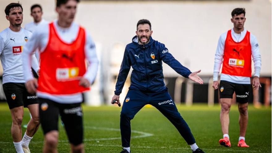 Carlos Corberán ensaya once para recibir al Celta de Vigo