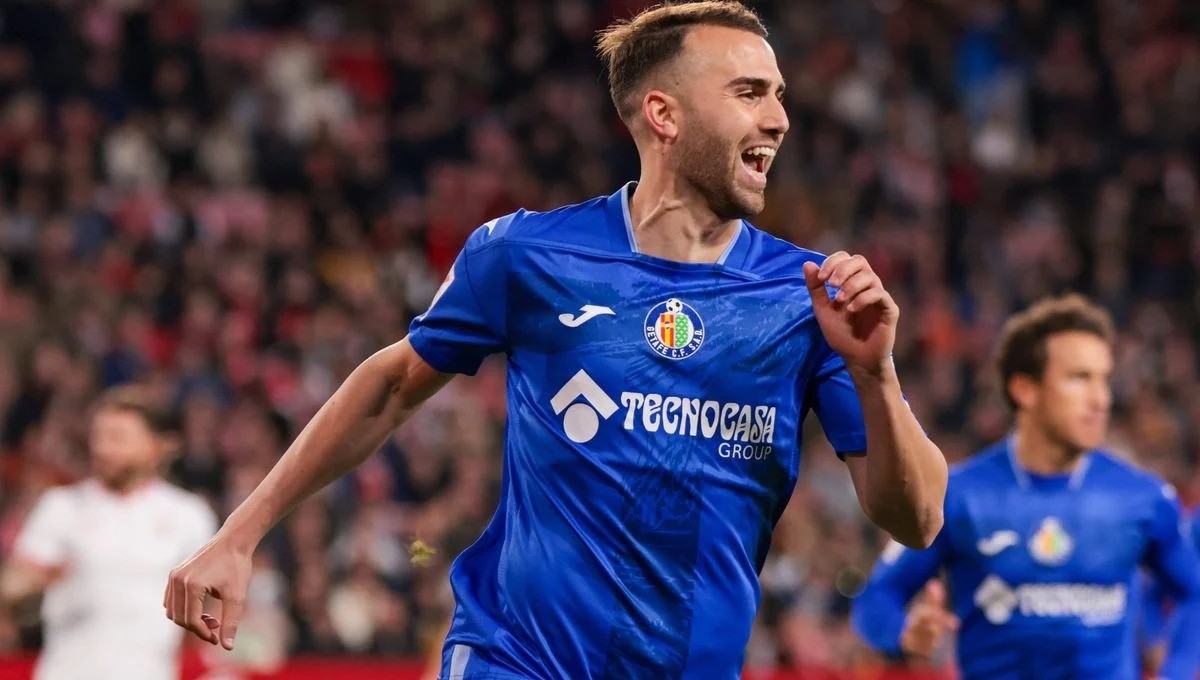 El Getafe recibe una oferta del Como por Borja Mayoral