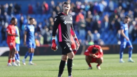 David Soria se va a probar para jugar con máscara ante el Alavés