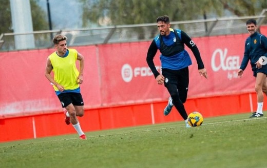 Baja muy importante en el entrenamiento del Mallorca y novedades con Robert Navarro