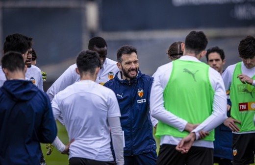 Corberán repite ensayo sin Tárrega y Diakhaby apunta a titular ante el Valladolid