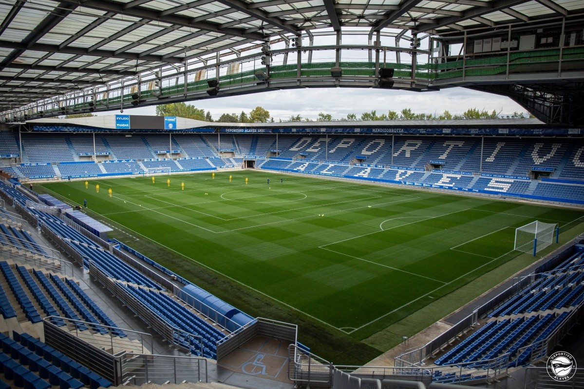 Alineaciones confirmadas del Alavés - Villarreal ¡Carlos Vicente y Barry suplentes!